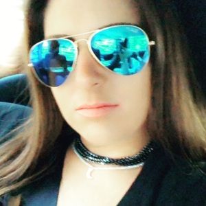 Meet your Posher, Brittney